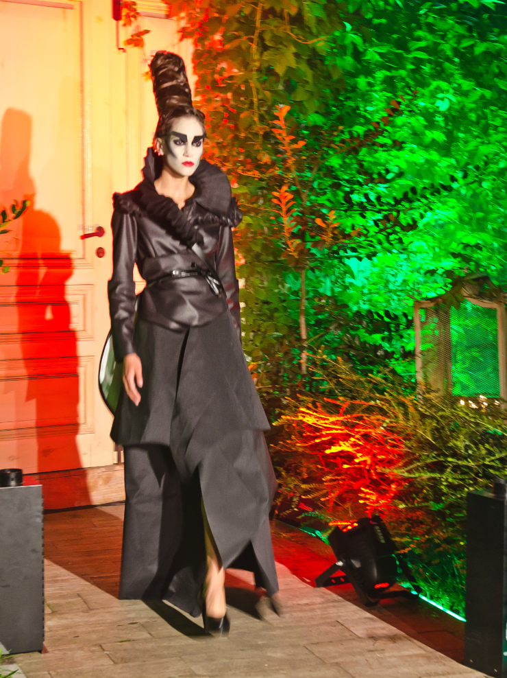 TNT Coat